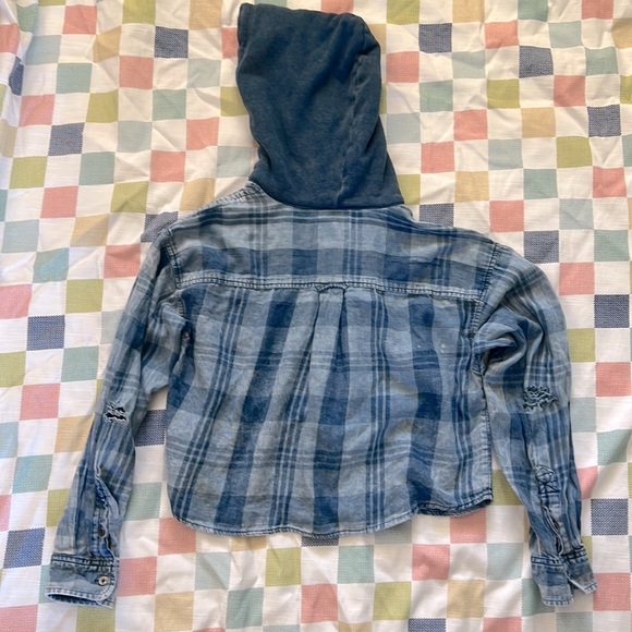 American Eagle Cropped Hooded Flannel - Picture 6 of 6